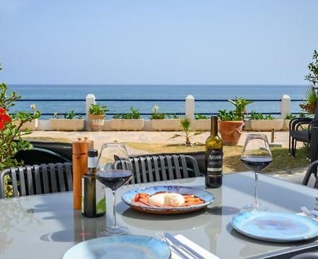 Newly Renovated 2 Bedroom Beachfront House Sitio de Calahonda Luaran gambar