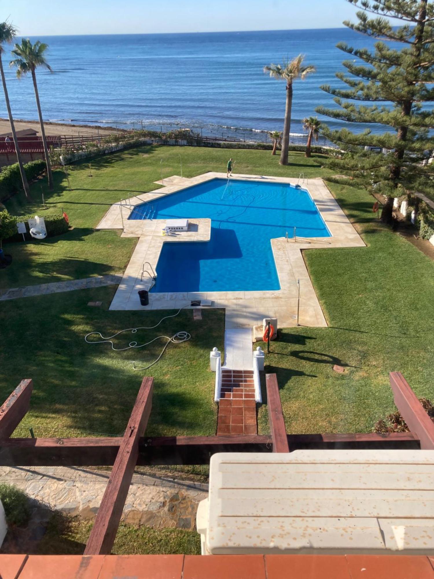 Newly Renovated 2 Bedroom Beachfront House Sitio de Calahonda Luaran gambar